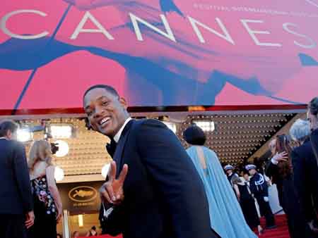 Nam diễn viên Will Smith, một giám khảo của Cannes 2017, tại buổi chiếu bộ phim mở màn Les Fantômes d'Ismaël.